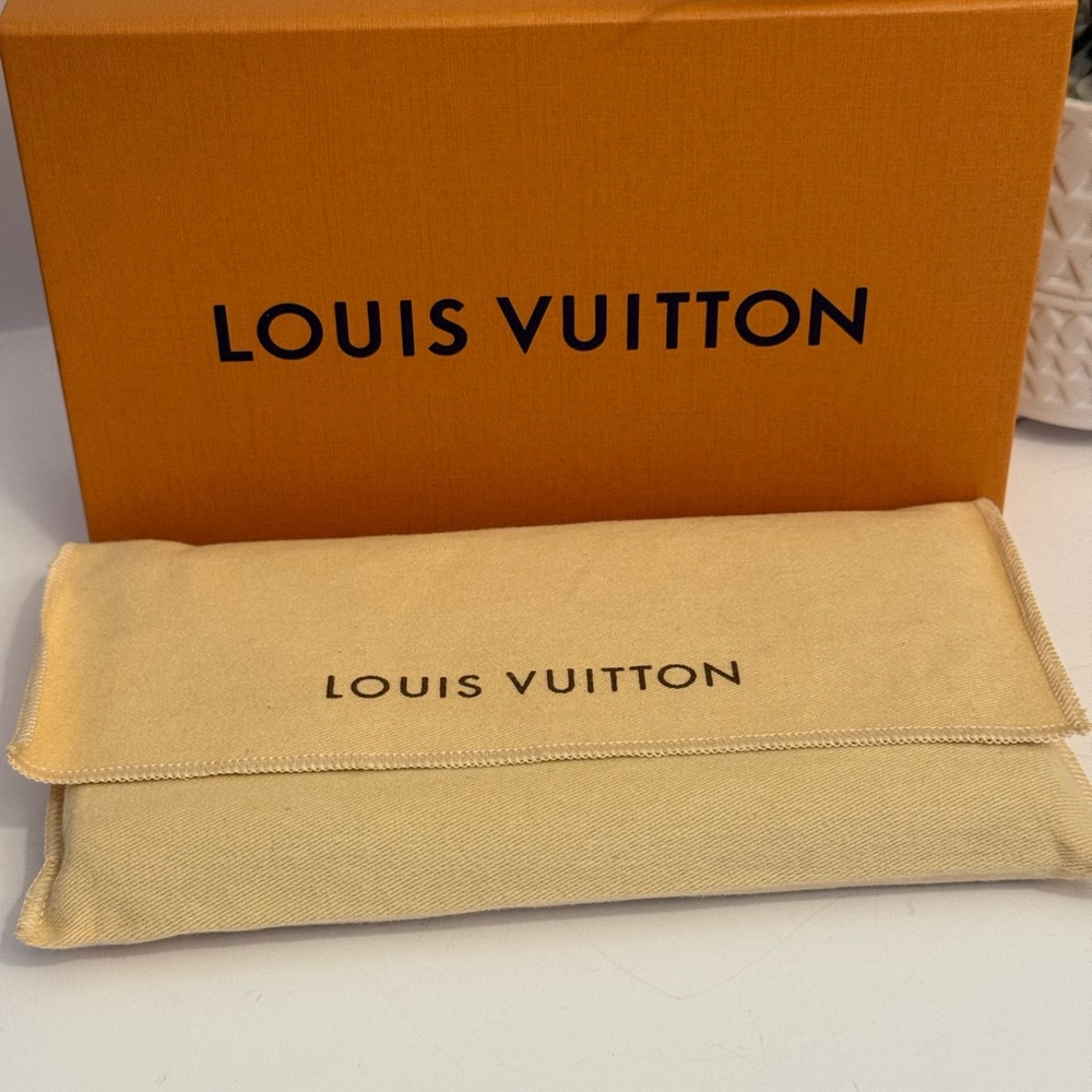 Louis Vuitton Navy Blue Epi Leather Zip Around Wallet - Picture 13 of 14